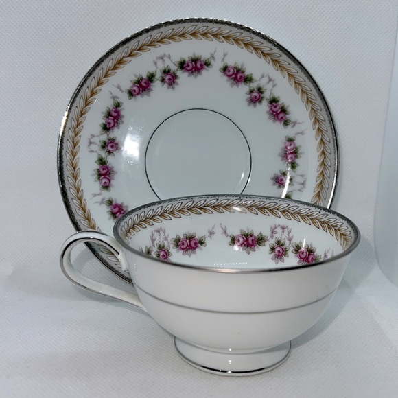 RC TEACUP & SAUCER VINTAGE 1960s PATTERN NORITAKE 564 VICTORIAN ROSES AND LAUREL - Picture 3 of 12
